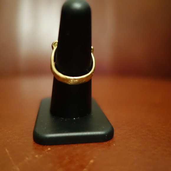 Nettie Kent Slice of Sand ring $154 in textured gold finished brass size 6 w box - Picture 4 of 8